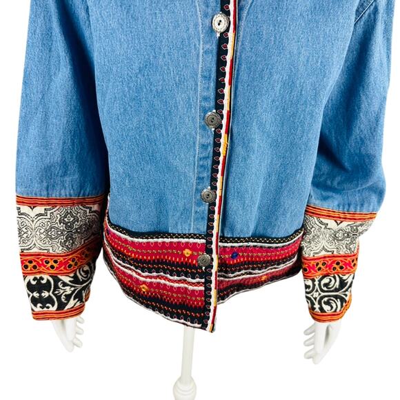 Chico's Womans Sz 2 12 Jean Jacket Blue Embroidery Vintage Tapestry Pockets - Picture 4 of 9